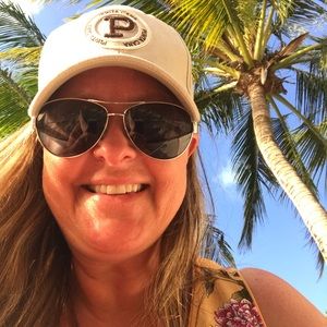 Meet your Posher, Carrie